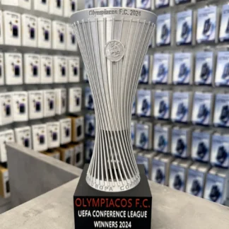 Κύπελλο Conference League Olympiacos FC 2024 Replica με μαύρη βάση